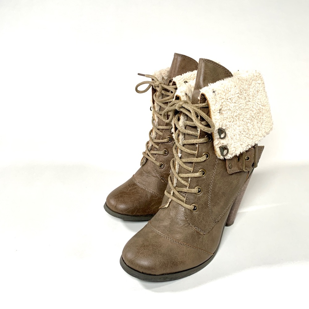 Women’s Cold-Weather Beige Bucco Lace-Up Faux Fur Heel Ankle Bootie Size 9